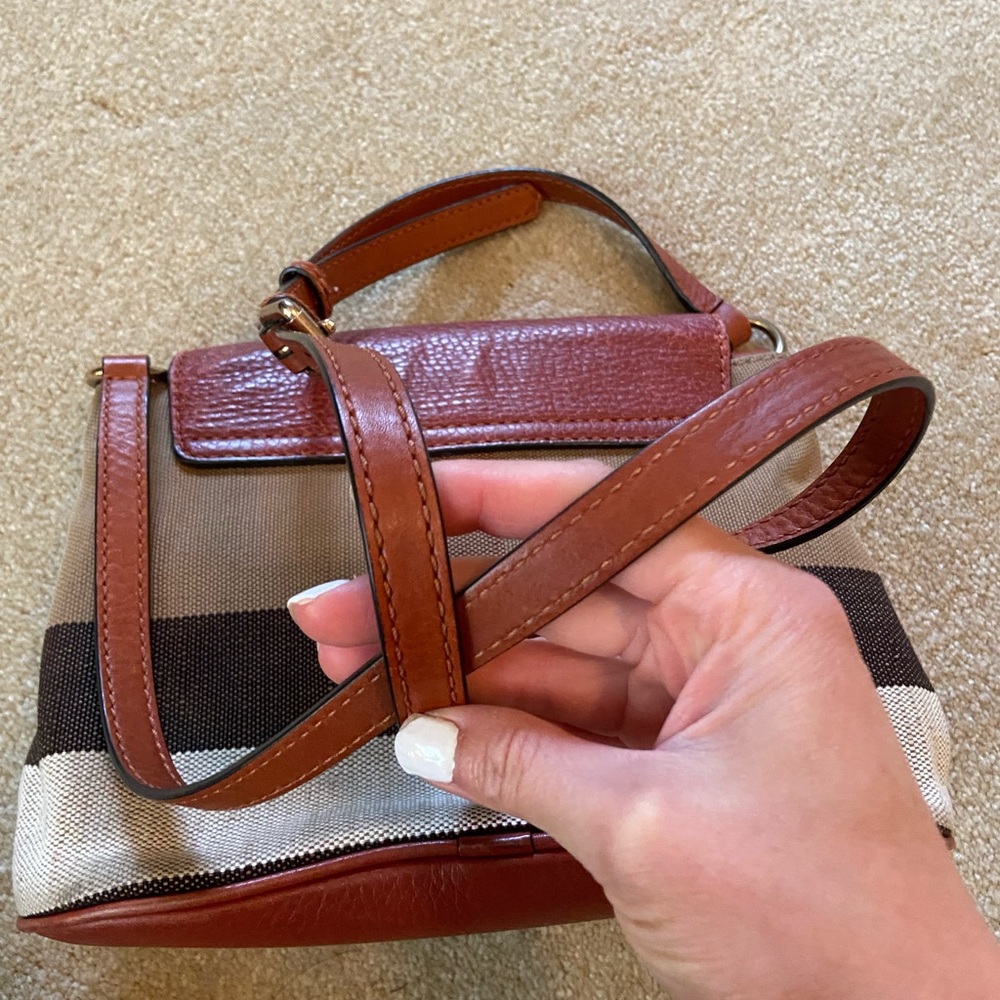 Authentic Burberry crossbody - Picture 4 of 12
